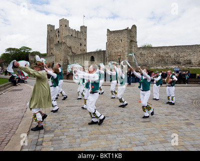 Morris dancing at the Sweeps Festival in Rochester in Kent Stock Photo