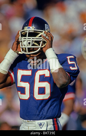 Lawrence Taylor (56), New York Giants and Luis Sharpe, St.Louis Cardinals  during a game in 1986 Stock Photo - Alamy