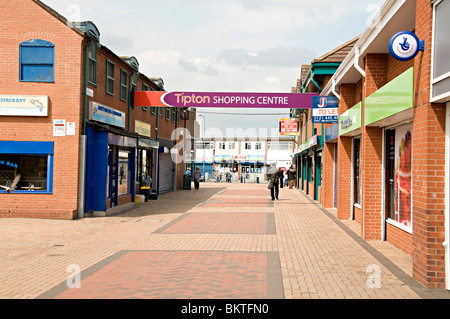 the small local shopping centre in tipton west midlands Stock Photo