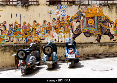 Wall painting Udaipur Rajasthan India Stock Photo - Alamy