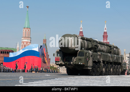 Mobile nuclear missile RT-2UTTKh «Topol-M» (NATO name SS-27 Sickle B) march along the Red Square Moscow Victory Parade of 2010 Stock Photo