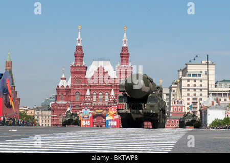 Mobile nuclear missile RT-2UTTKh «Topol-M» (NATO name SS-27 Sickle B) march along the Red Square Moscow Victory Parade of 2010 Stock Photo