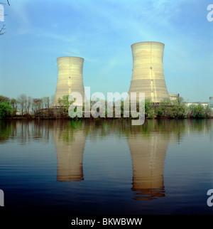 Cooling towers of the Three Mile Island nuclear power plant, Susquehanna River, Harrisburg, Pennsylvania, USA Stock Photo