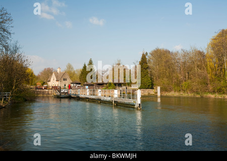 Iffley Lock and Weir on the River Thames near Oxford, Uk Stock Photo