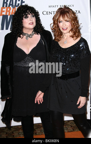 ANN WILSON NANCY WILSON 17TH ANNUAL RACE TO ERASE MS BEVERLY HILLS LOS ANGELES CA 07 May 2010 Stock Photo