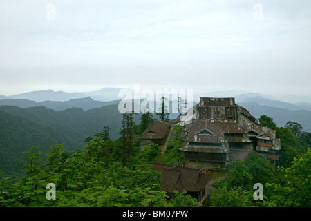Elephant Bathing Pool Monastery, Mount Emei, Sichuan, China Stock Photo ...