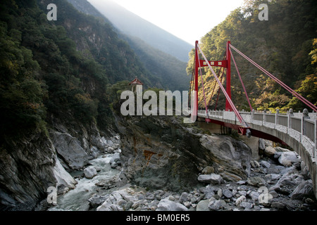 Red bridge and pagoda at the Taroko gorge at Taroko National Park, Marble canyon, Liwu river, Tienhsiang, Tianxiang, Republic of Stock Photo