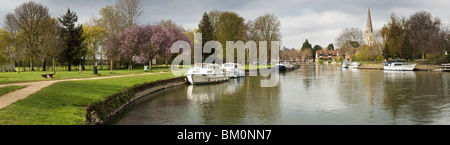 Spring on the River Thames in Abingdon town centre, Oxfordshire, Uk Stock Photo