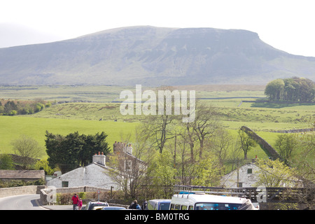 Pen Y Gent Hill Yorkshire Dales England Stock Photo