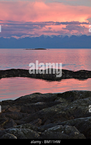 Olympic Mountains at sunset, Victoria, British Columbia ...