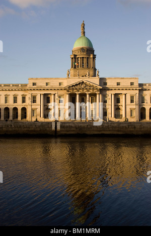 Custom House Quay on the Liffey River, Dublin, Republic of Ireland, Europe Stock Photo