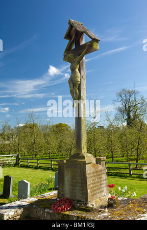 UK, England, Herefordshire, Putley village carved wooden War Memorial in churchyard Stock Photo