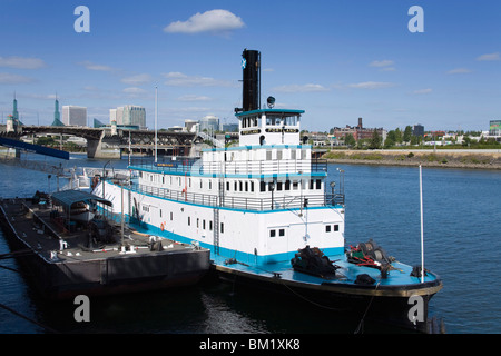 Maritime Museum on the Willamette River in Waterfront Park, Portland, Oregon, United States of America, North America Stock Photo