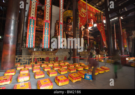 Interior, Tianning Temple, Changzhou, Jiangsu, China Stock Photo