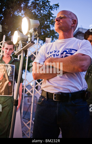Father Noam Shalit at a Sabbath welcoming ceremony marking 203 Sabbaths of imprisonment for abducted IDF soldier Gilad Shalit Stock Photo