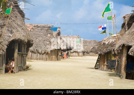 Thatched houses, Isla Tigre, San Blas Islands, Comarca de Kuna Yala, Panama Stock Photo