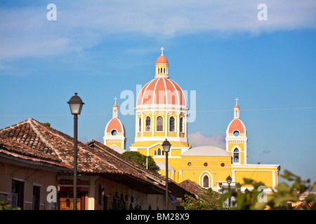 Calle La Calzada and Cathedral de Granada, Granada, Nicaragua Stock Photo