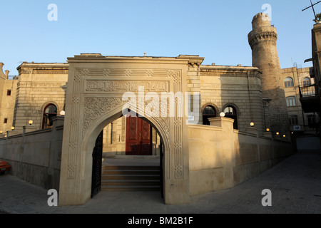 Sunrise in the streets of the historical old walled city of Baku in Azerbaijan, Central Asia. Stock Photo