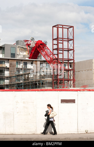 tower-crane-fallen-over-onto-roof-at-building-site-stock-photo-alamy