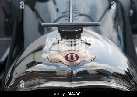 Old Bentley motor car logo Stock Photo