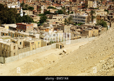 Urban buildings near the Pyramids of Giza, Cairo, Egypt Stock Photo