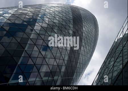 30 St Mary Axe, Widely known as the Gherkin, 180m tall it is the second tallest building in London. Owed by IVG and Evans Randal Stock Photo