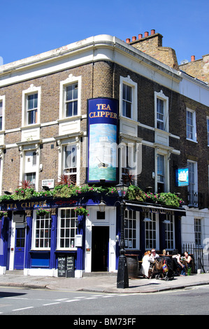 Tea Clipper Pub, Montpelier St., Knightsbridge, Royal Borough of Kensington and Chelsea, Greater London, England, United Kingdom Stock Photo