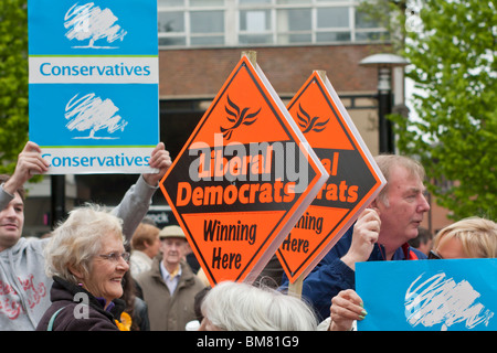 Conservative and Liberal Democrat supporters at an election rally in St Albans Stock Photo