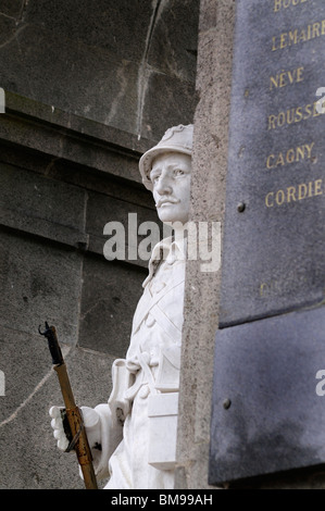 Statue of French First World War soldier, French war memorial, Proyart, Somme Stock Photo