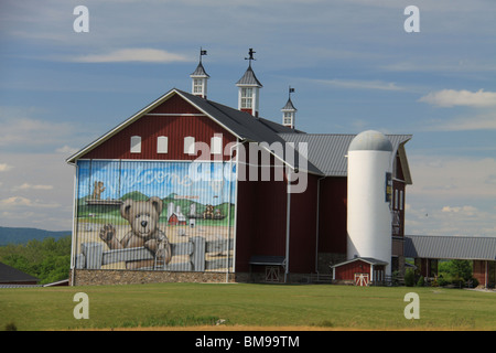 Boyd's Bears painted barn near Gettysburg, PA Stock Photo