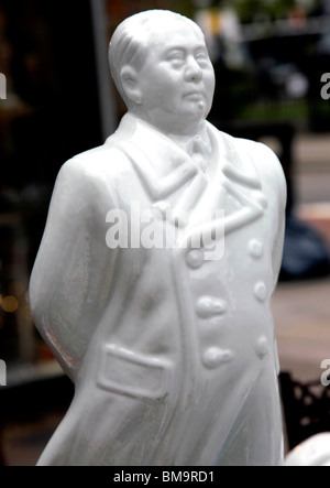 Chairman Mao figures on London market stall Stock Photo