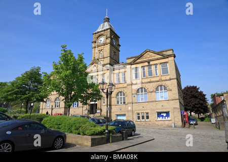 Batley Library & Art Gallery, Market Place, Batley, West Yorkshire ...