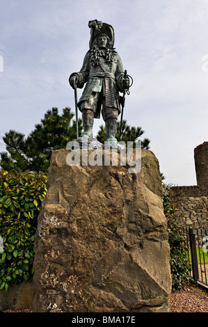 King Billy, king william III of orange crossing the boyne on his white ...