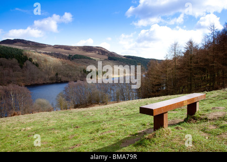 Bench looking over the Ladybower valley in Derbyshire Stock Photo
