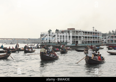 Boats on the Buriganga river, Dhaka, Bangladesh Stock Photo