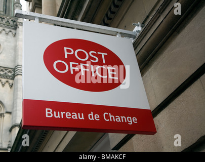 Post Office Bureau de Change sign Stock Photo