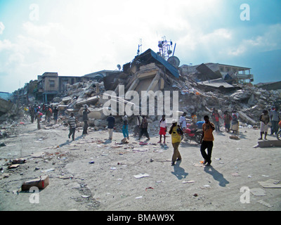 People walk through Port au Prince after the January earthquake in Haiti Stock Photo