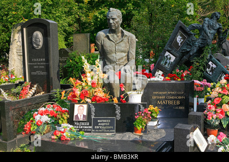Grave of the Soviet Russian actor and film director Evgeniy Matveyev at Novodevichy Cemetery in Moscow, Russia Stock Photo