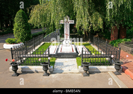 Grave of the Soviet Russian cellist and conductor Mstislav Leopoldovich Rostropovich (1927-2007) at Novodevichy Cemetery in Moscow, Russia Stock Photo