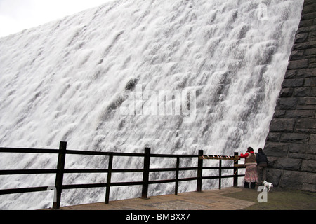 Water flowing down, Derwent Dam, Upper Derwent Valley, Derbyshire, England, UK Stock Photo