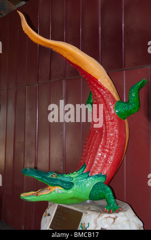 Florida Sunrise,Fort Ft. Lauderdale,Sawgrass Mills mall,ceramic alligator ,art,Gator Glam,fiberglass,sculpture,mosaic,looking FL130731053 Stock Photo  - Alamy