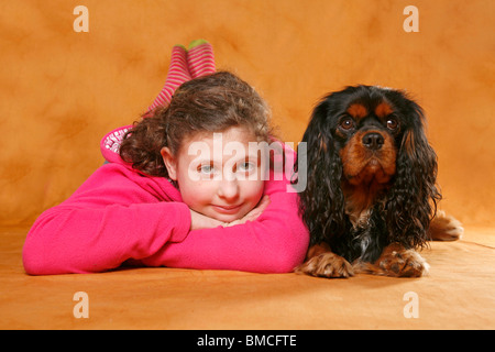 Mädchen mit Cavalier / girl with King Charles Spaniel Stock Photo