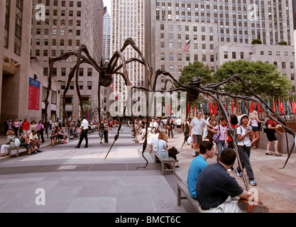 Louise Bourgeois' 'Maman' 1999 on display at Rockefeller Center on August 16, 2001. Stock Photo
