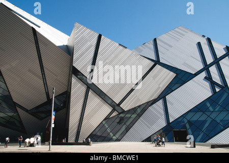 The exterior of the Royal Ontario Museum (ROM) and the Michael Lee Chin Crystal Modern addition, in downtown Toronto, Ontario, Canada. Stock Photo