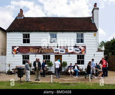 The Hoop Public House in Essex.  Photo by Gordon Scammell Stock Photo