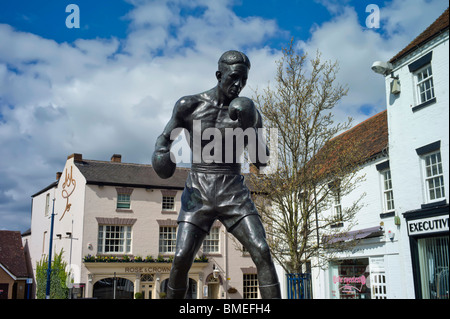 statue memorial to the boxer randolph turpin Old buildings in Warwick. Stock Photo
