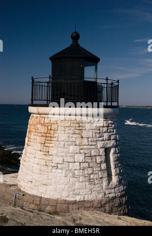 CASTLE HILL LIGHTHOUSE (1890), NARRAGANSETT BAY, NEWPORT, RHODE ISLAND Stock Photo