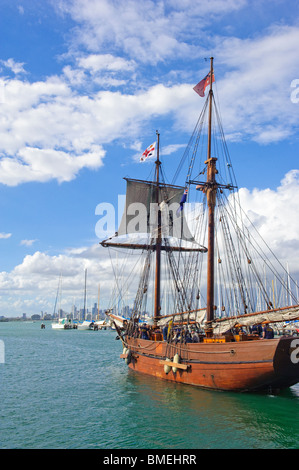 Tall Ship Enterprize in Williamstown with view of Melbourne Stock Photo