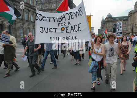 'Scottish Jews for a Just Peace' join anti Israeli protests in Edinburgh Stock Photo