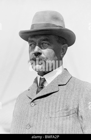 Vintage photo c1914 of British military leader and statesman Lord Kitchener (Horatio Herbert Kitchener, 1st Earl Kitchener). Stock Photo